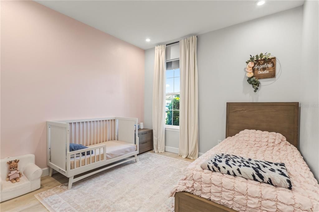 For Sale: $390,000 (2 beds, 2 baths, 1582 Square Feet)