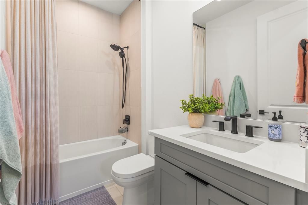 For Sale: $390,000 (2 beds, 2 baths, 1582 Square Feet)