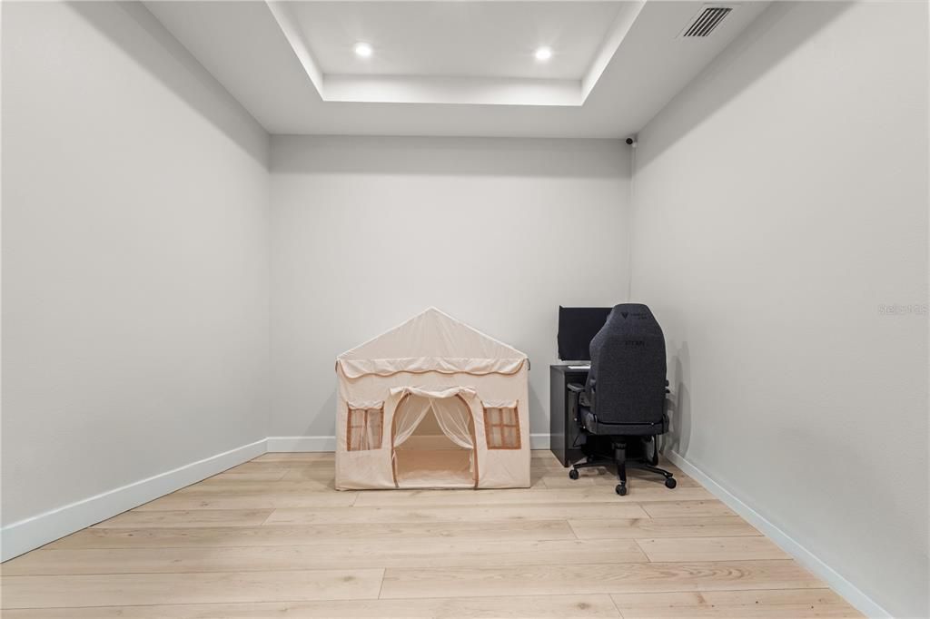 For Sale: $390,000 (2 beds, 2 baths, 1582 Square Feet)