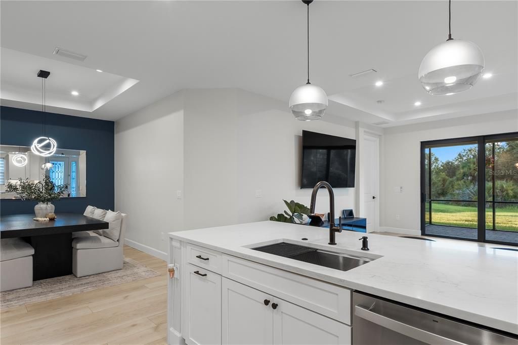 For Sale: $390,000 (2 beds, 2 baths, 1582 Square Feet)