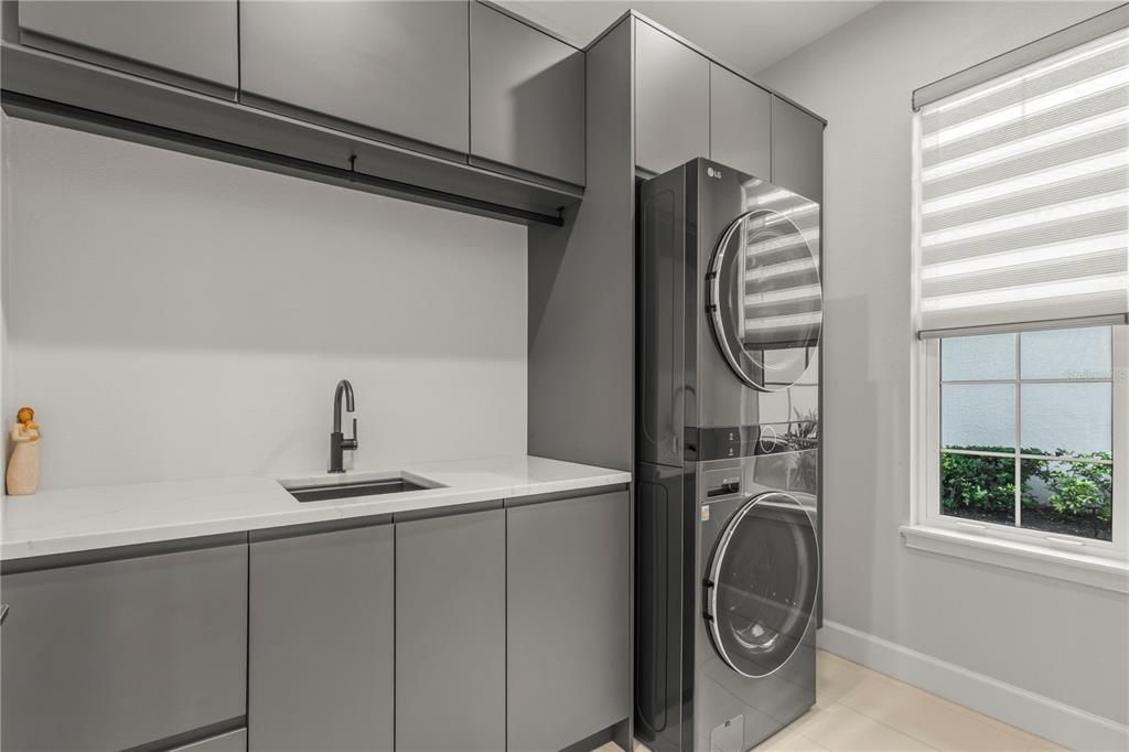 For Sale: $390,000 (2 beds, 2 baths, 1582 Square Feet)