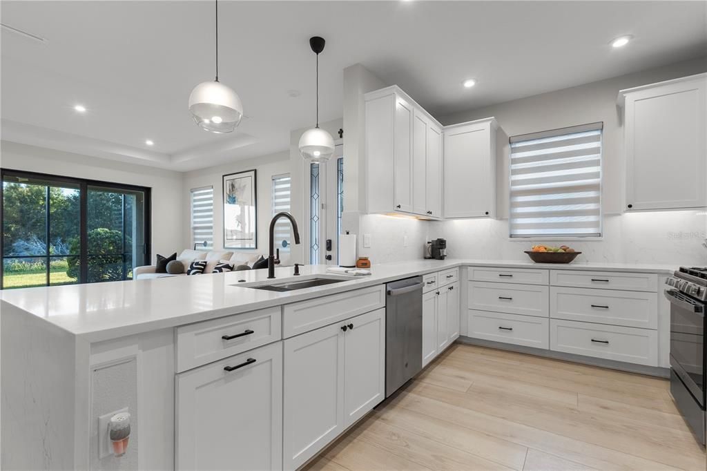 For Sale: $390,000 (2 beds, 2 baths, 1582 Square Feet)