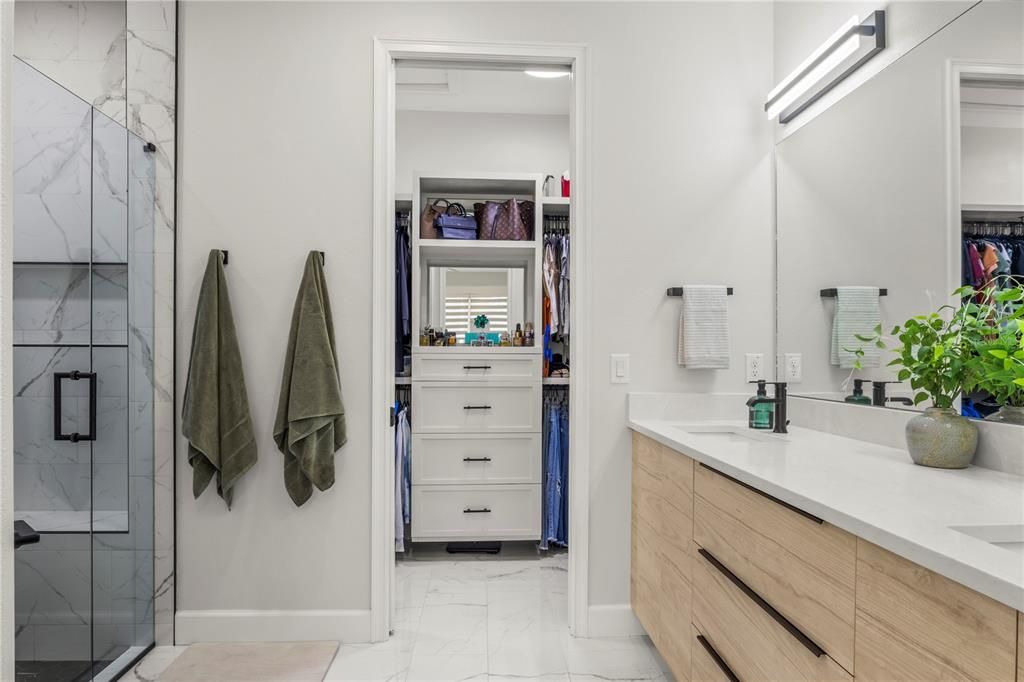 For Sale: $390,000 (2 beds, 2 baths, 1582 Square Feet)