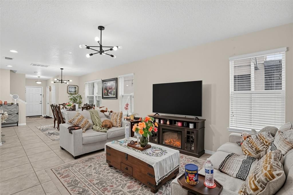 For Sale: $439,900 (4 beds, 2 baths, 2534 Square Feet)