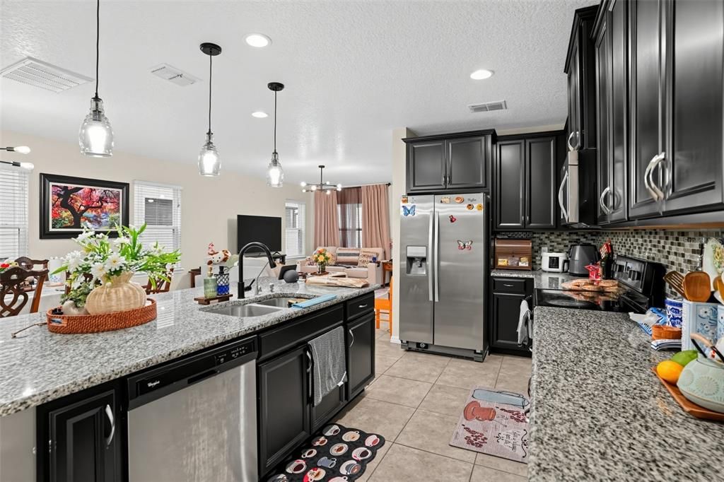 For Sale: $439,900 (4 beds, 2 baths, 2534 Square Feet)