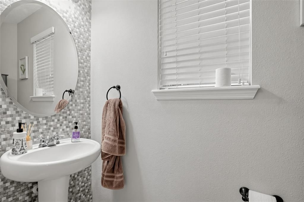 For Sale: $439,900 (4 beds, 2 baths, 2534 Square Feet)