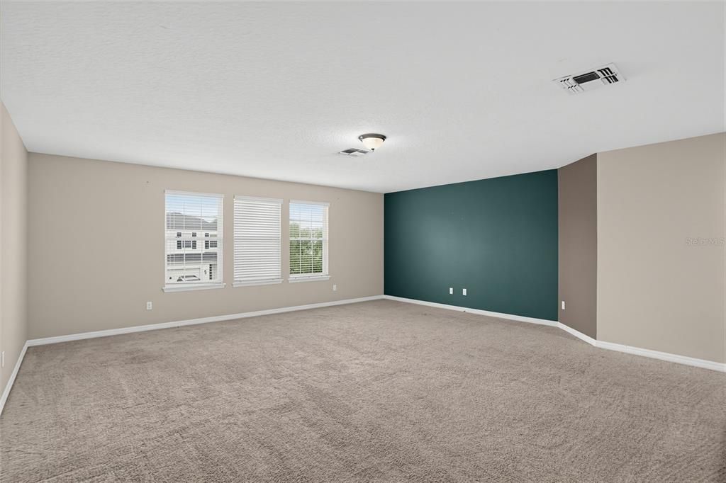 For Sale: $439,900 (4 beds, 2 baths, 2534 Square Feet)