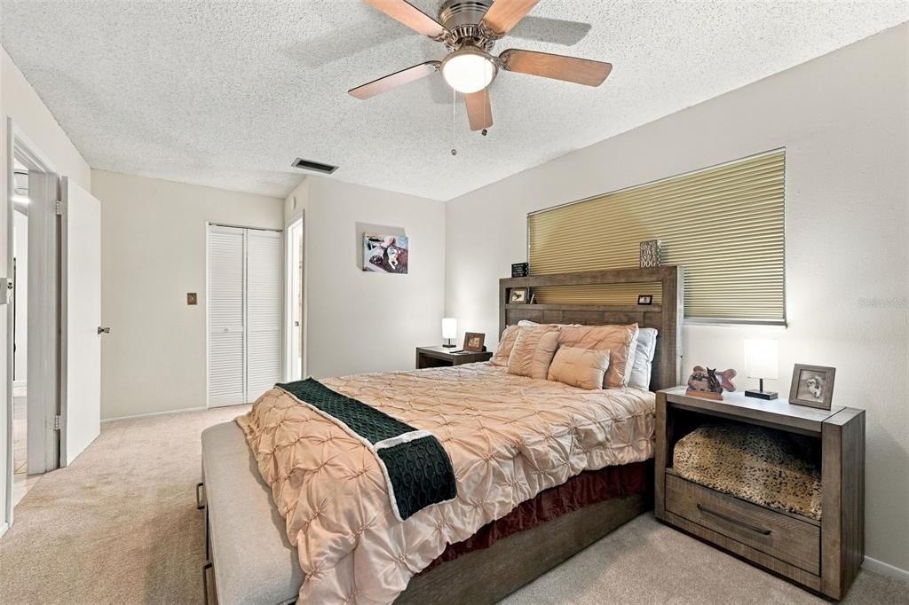 For Sale: $249,000 (2 beds, 2 baths, 1000 Square Feet)