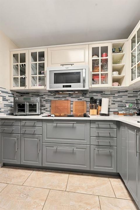 For Sale: $249,000 (2 beds, 2 baths, 1000 Square Feet)
