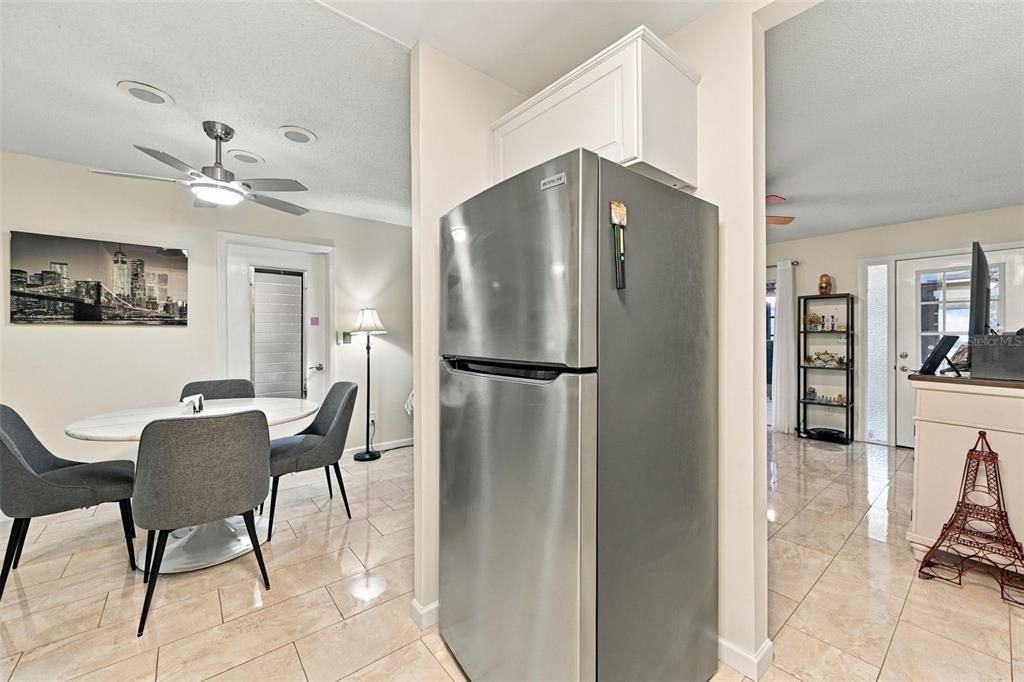 For Sale: $249,000 (2 beds, 2 baths, 1000 Square Feet)