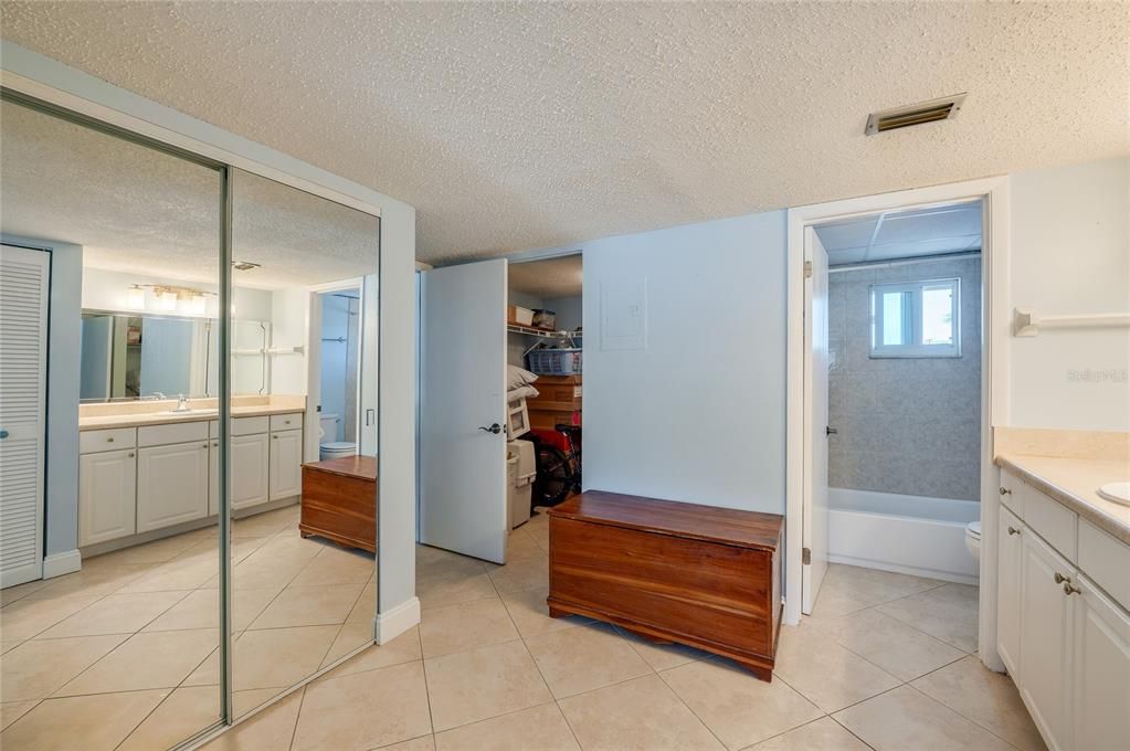 For Rent: $1,600 (2 beds, 2 baths, 1125 Square Feet)