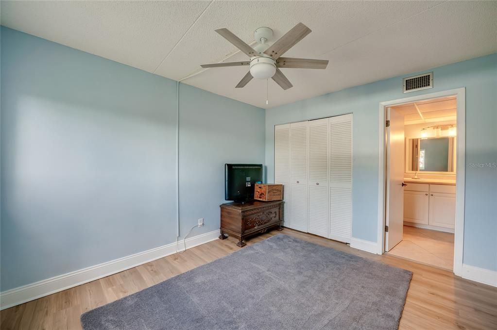 For Rent: $1,600 (2 beds, 2 baths, 1125 Square Feet)