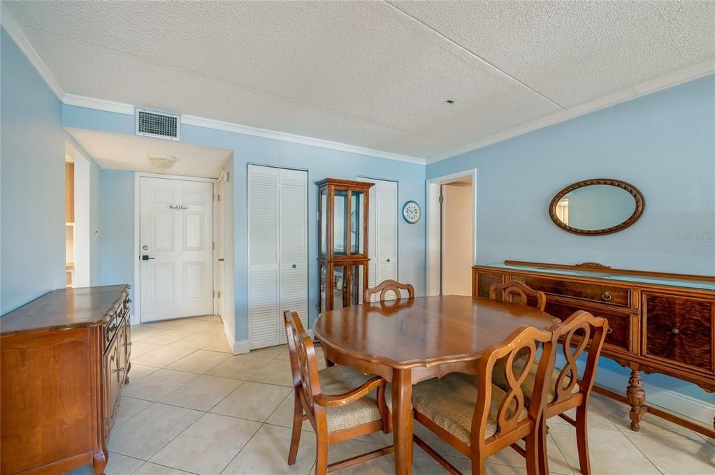 For Rent: $1,600 (2 beds, 2 baths, 1125 Square Feet)