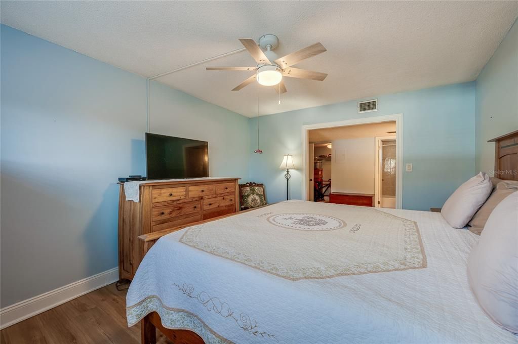 For Rent: $1,600 (2 beds, 2 baths, 1125 Square Feet)