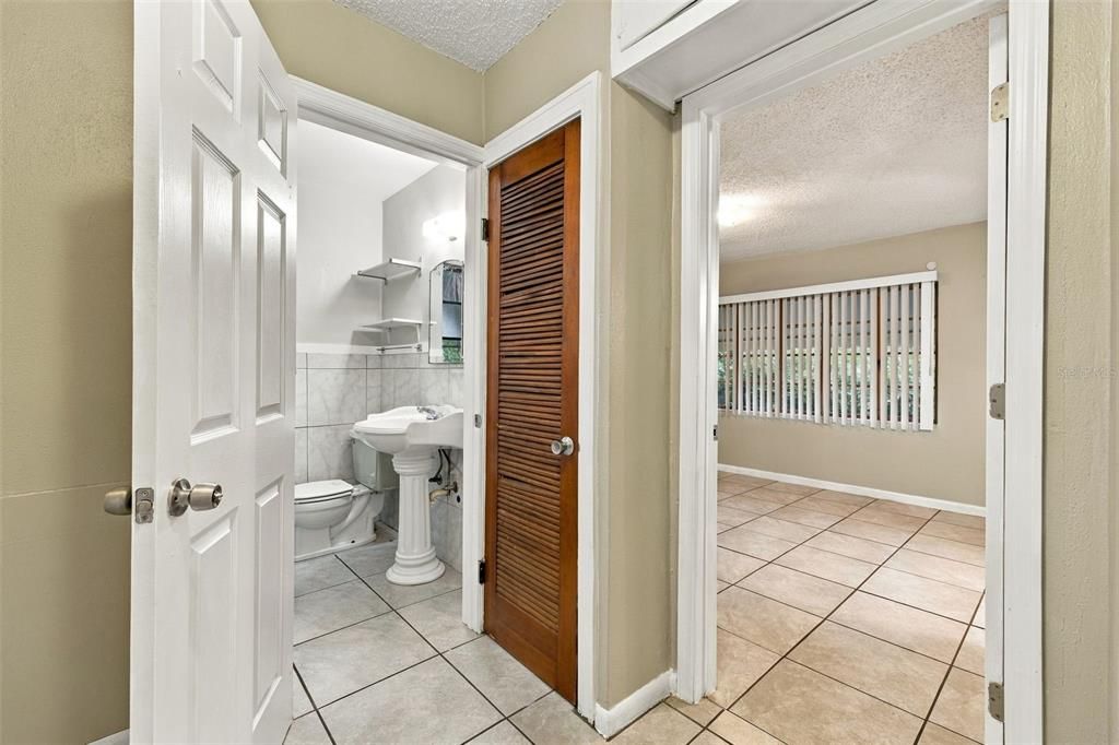 В аренду: $1,795 (2 спален, 1 ванн, 885 Квадратных фут)