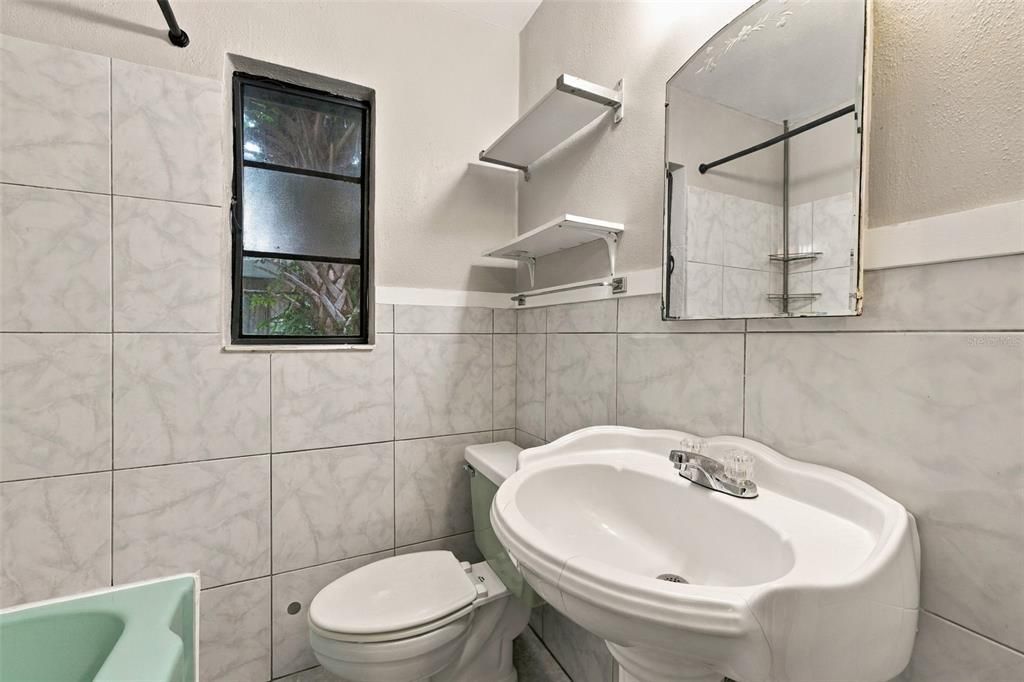 В аренду: $1,795 (2 спален, 1 ванн, 885 Квадратных фут)