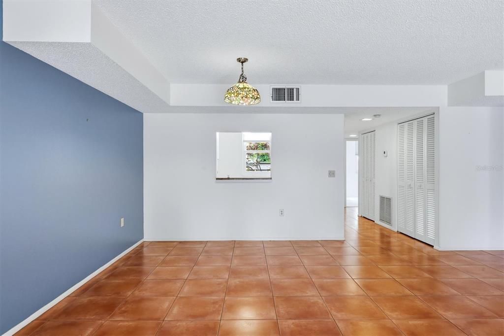 En Venta: $330,000 (3 camas, 2 baños, 1632 Pies cuadrados)