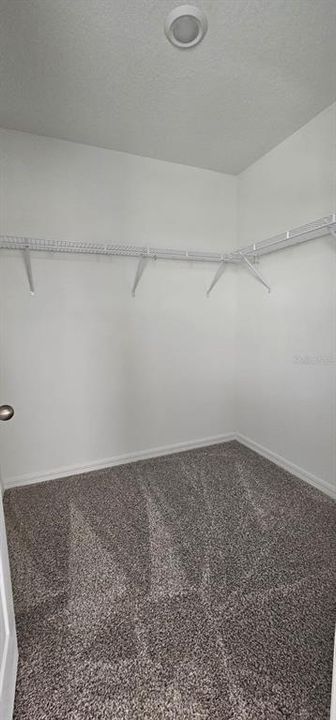 For Rent: $2,400 (3 beds, 2 baths, 1566 Square Feet)