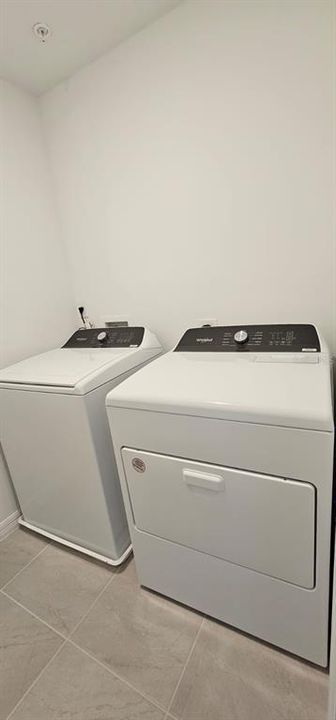 For Rent: $2,400 (3 beds, 2 baths, 1566 Square Feet)