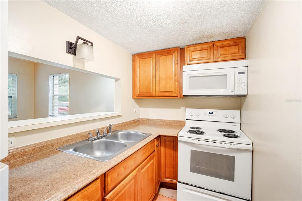 For Rent: $950 (1 beds, 1 baths, 504 Square Feet)
