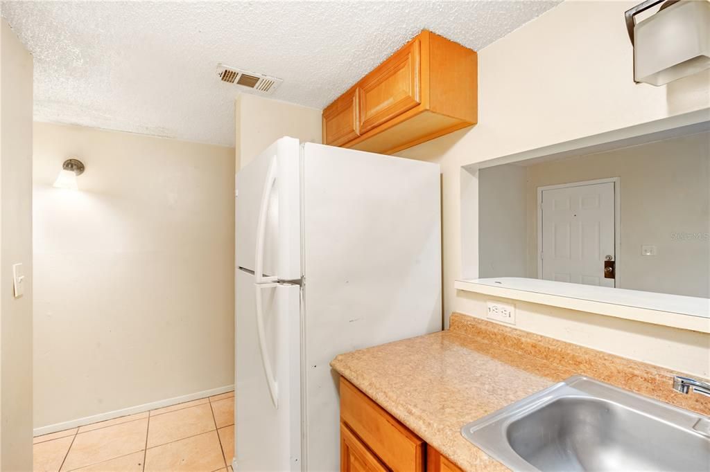 For Rent: $950 (1 beds, 1 baths, 504 Square Feet)