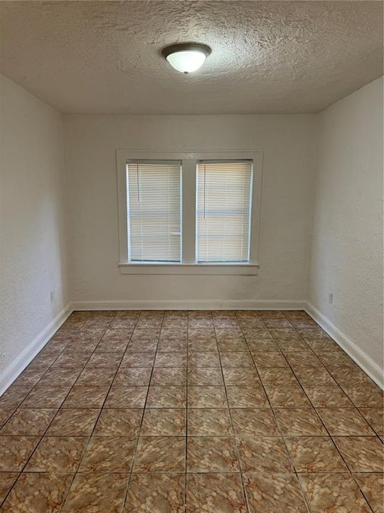 В аренду: $1,700 (3 спален, 1 ванн, 1072 Квадратных фут)
