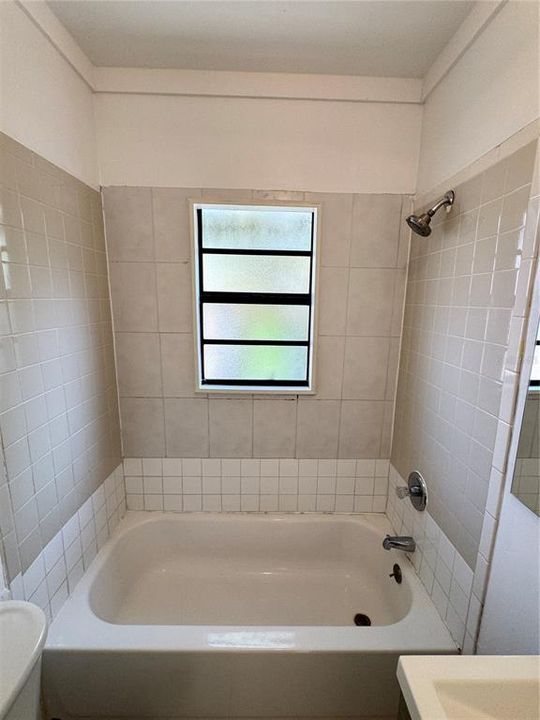 В аренду: $1,700 (3 спален, 1 ванн, 1072 Квадратных фут)