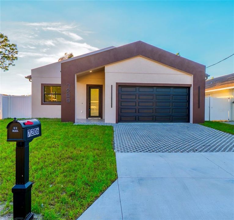 For Sale: $619,900 (3 beds, 2 baths, 2025 Square Feet)