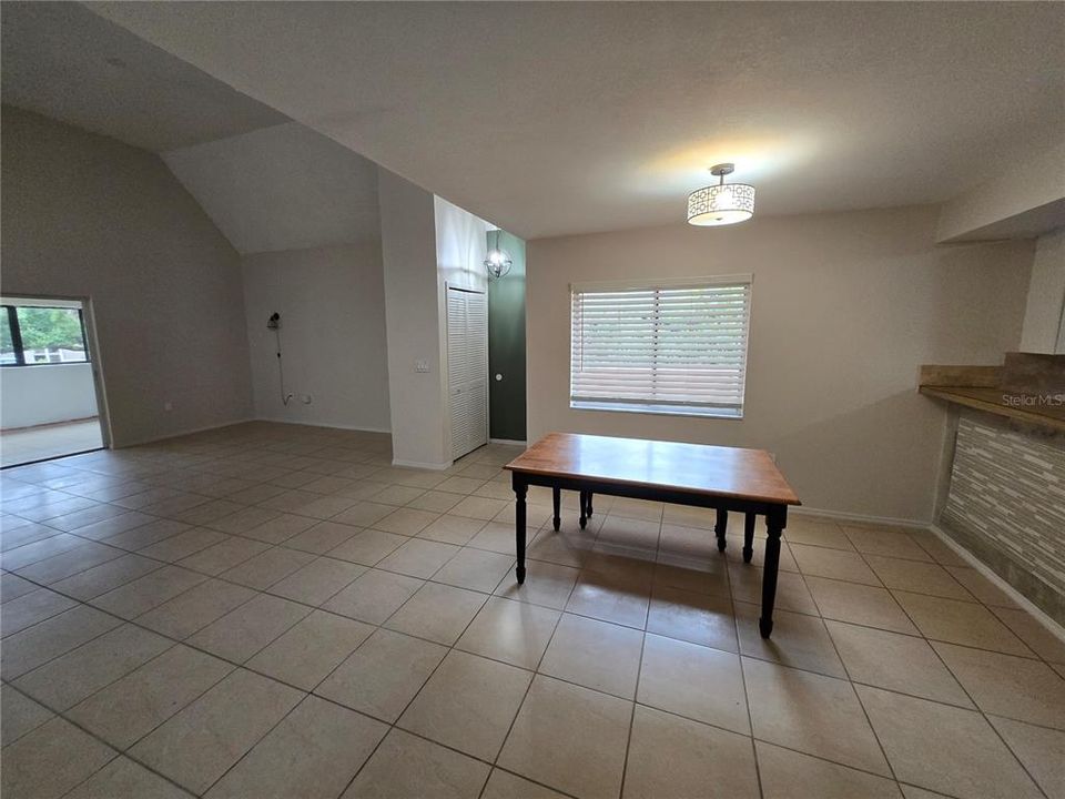 For Rent: $1,800 (2 beds, 2 baths, 1258 Square Feet)