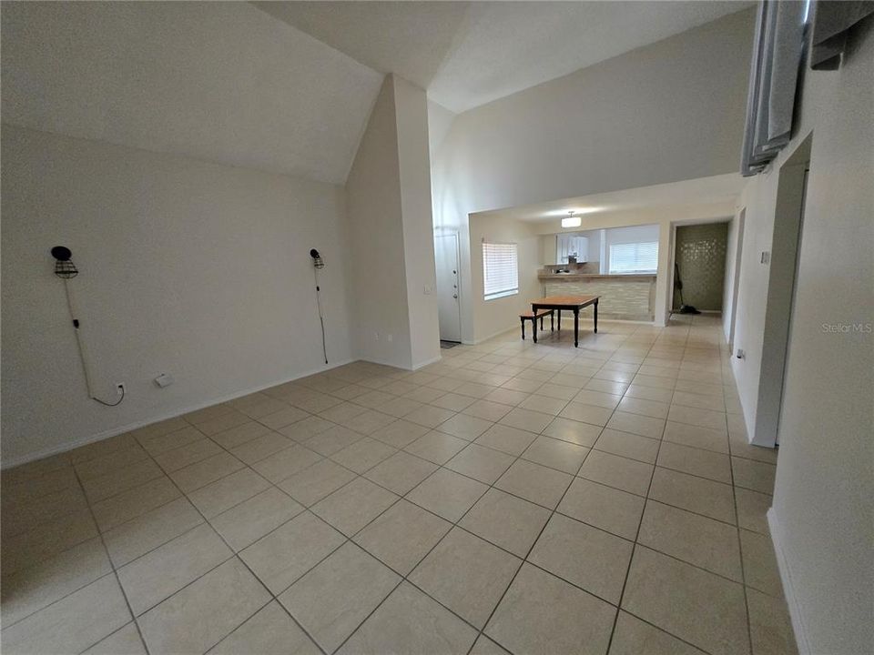 For Rent: $1,800 (2 beds, 2 baths, 1258 Square Feet)