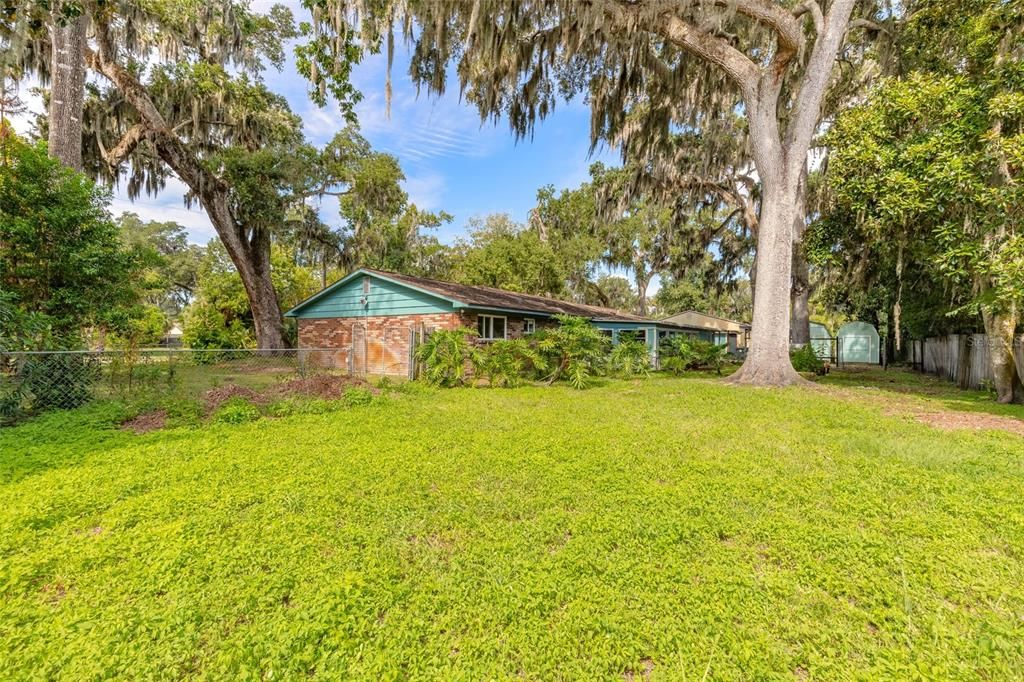 For Sale: $275,000 (4 beds, 2 baths, 1920 Square Feet)