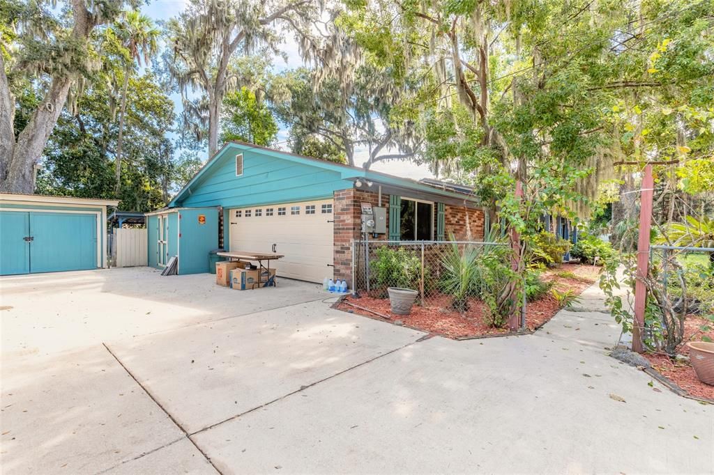 For Sale: $275,000 (4 beds, 2 baths, 1920 Square Feet)