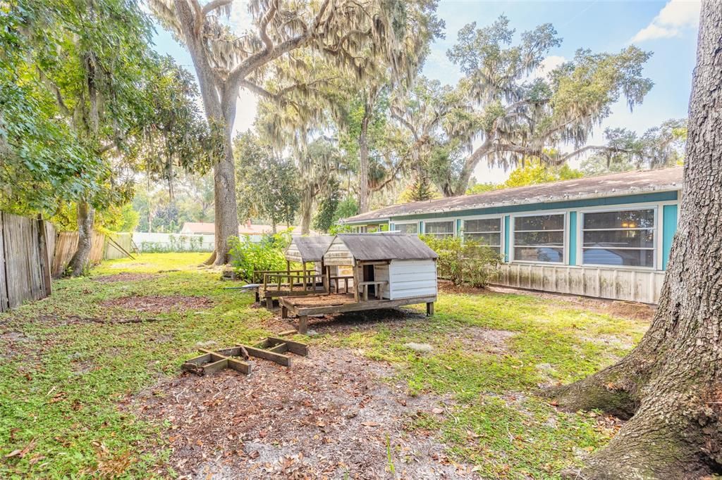For Sale: $275,000 (4 beds, 2 baths, 1920 Square Feet)
