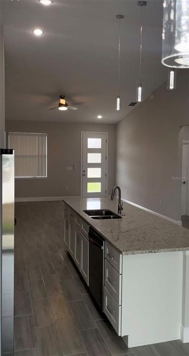 For Rent: $2,600 (4 beds, 2 baths, 1800 Square Feet)