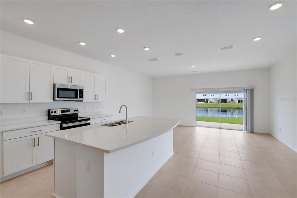For Sale: $347,500 (3 beds, 2 baths, 1553 Square Feet)