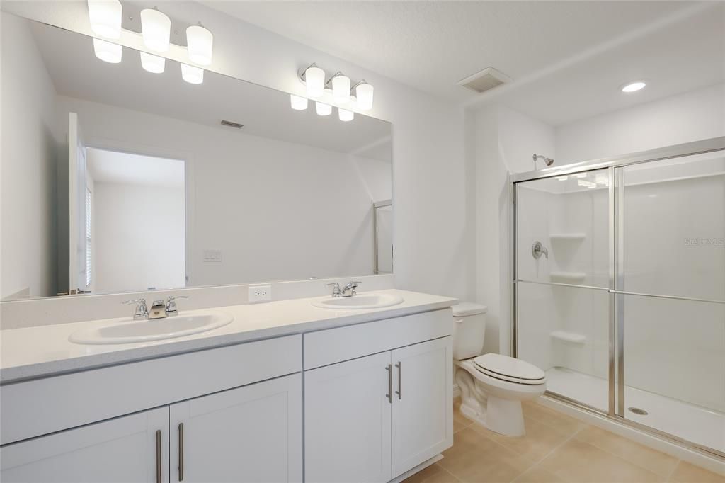 For Sale: $347,500 (3 beds, 2 baths, 1553 Square Feet)
