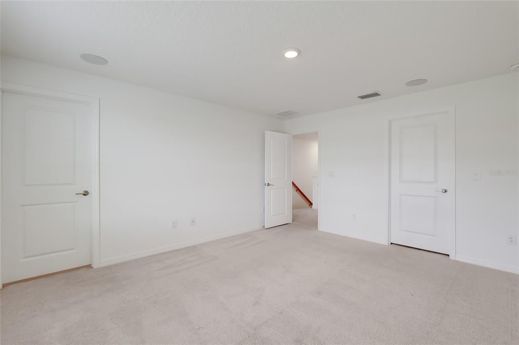 For Sale: $347,500 (3 beds, 2 baths, 1553 Square Feet)