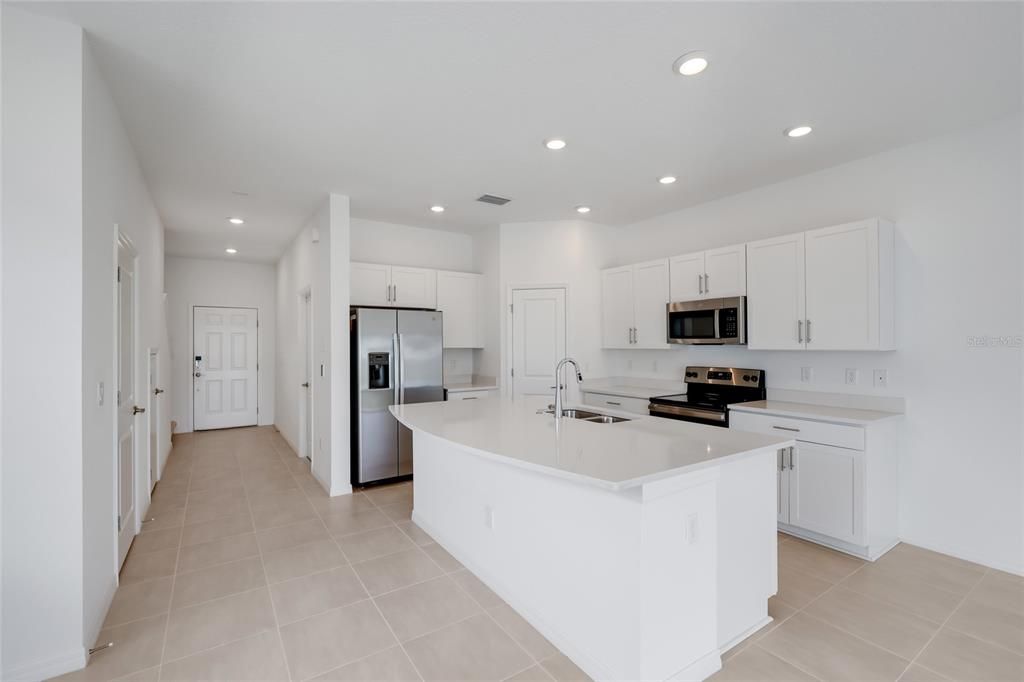 For Sale: $347,500 (3 beds, 2 baths, 1553 Square Feet)