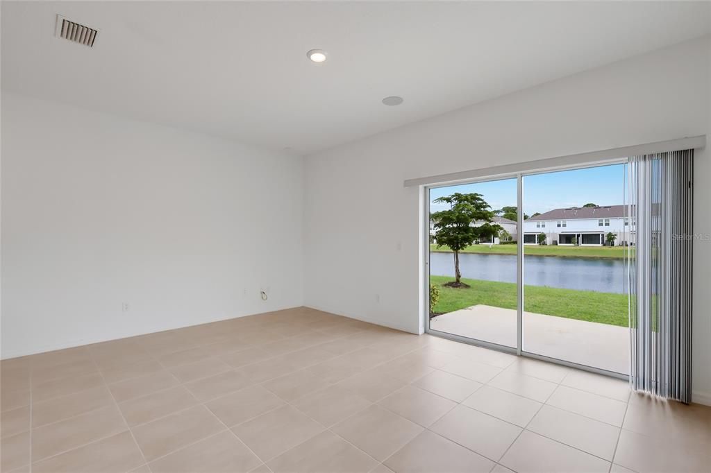 For Sale: $347,500 (3 beds, 2 baths, 1553 Square Feet)