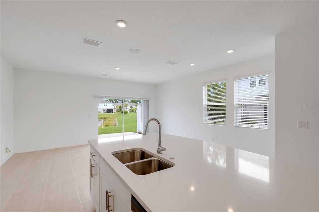 For Sale: $347,500 (3 beds, 2 baths, 1553 Square Feet)