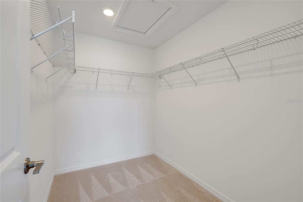 For Sale: $347,500 (3 beds, 2 baths, 1553 Square Feet)