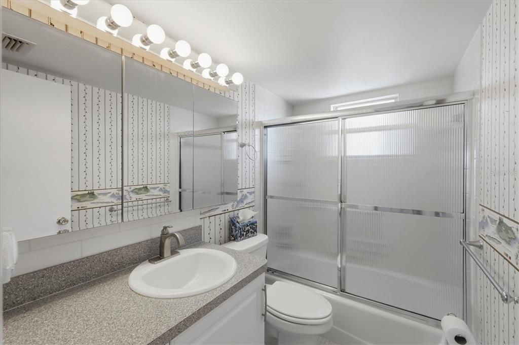 For Sale: $134,900 (2 beds, 2 baths, 1088 Square Feet)