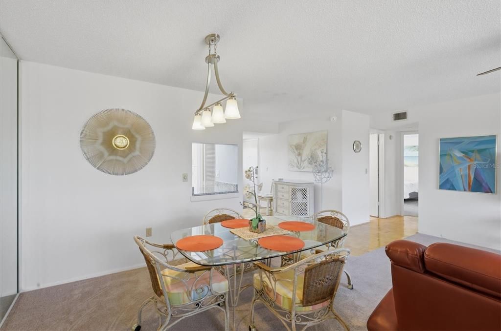 For Sale: $134,900 (2 beds, 2 baths, 1088 Square Feet)