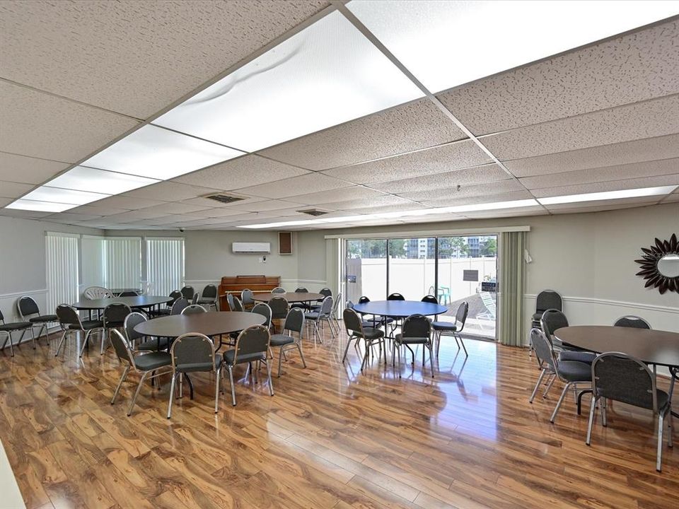 For Sale: $134,900 (2 beds, 2 baths, 1088 Square Feet)