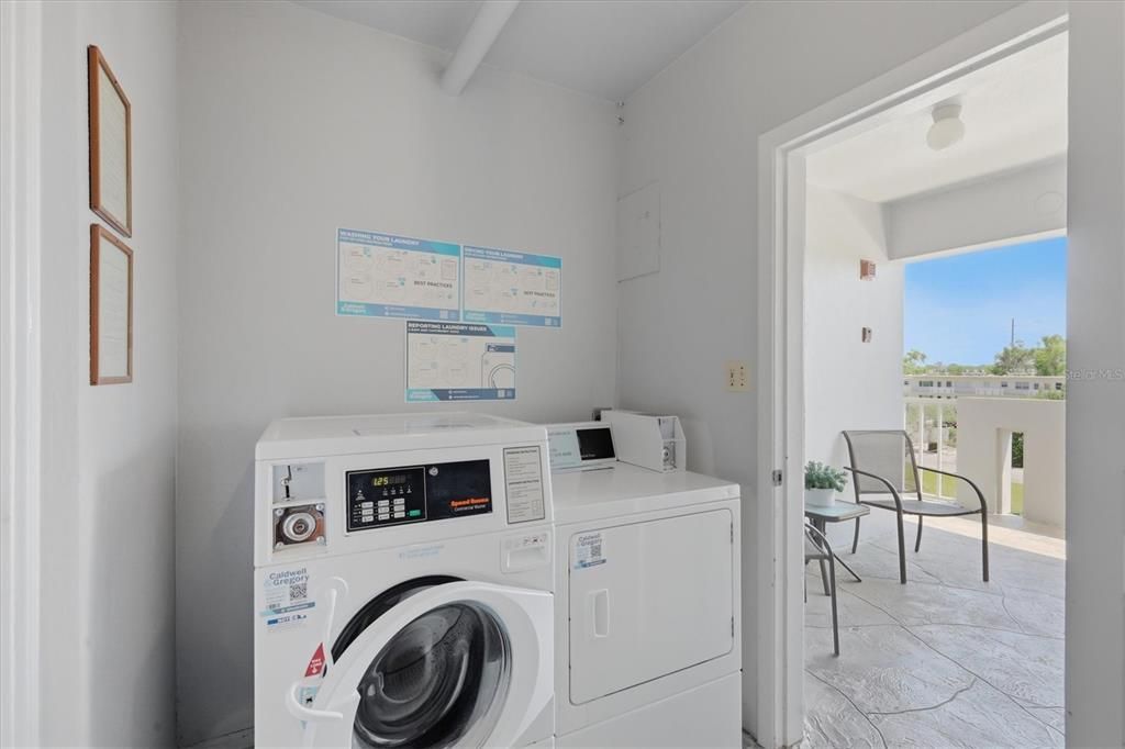 For Sale: $134,900 (2 beds, 2 baths, 1088 Square Feet)