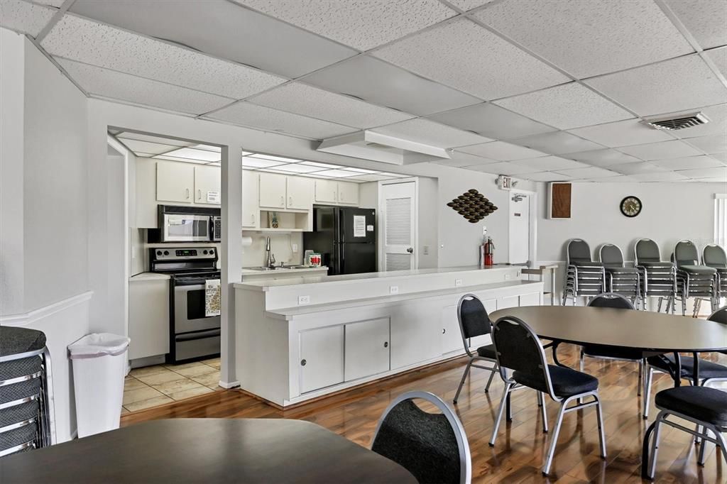 For Sale: $134,900 (2 beds, 2 baths, 1088 Square Feet)