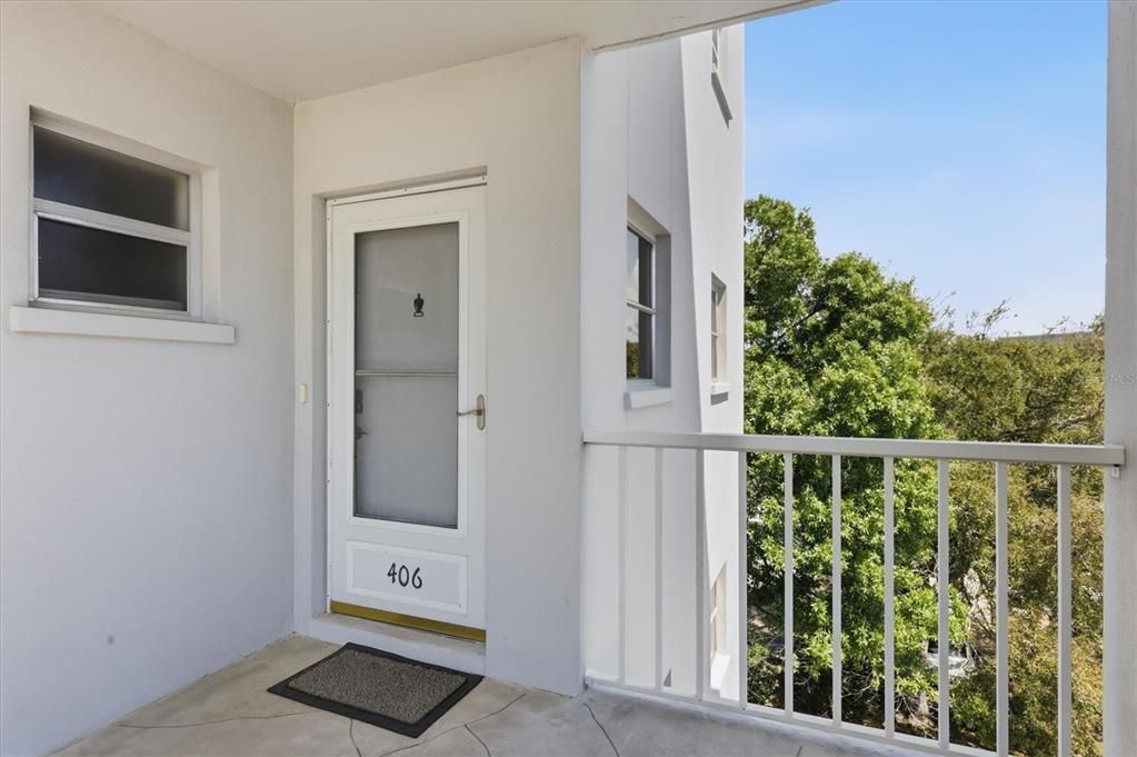 For Sale: $134,900 (2 beds, 2 baths, 1088 Square Feet)