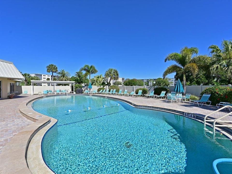 For Sale: $134,900 (2 beds, 2 baths, 1088 Square Feet)