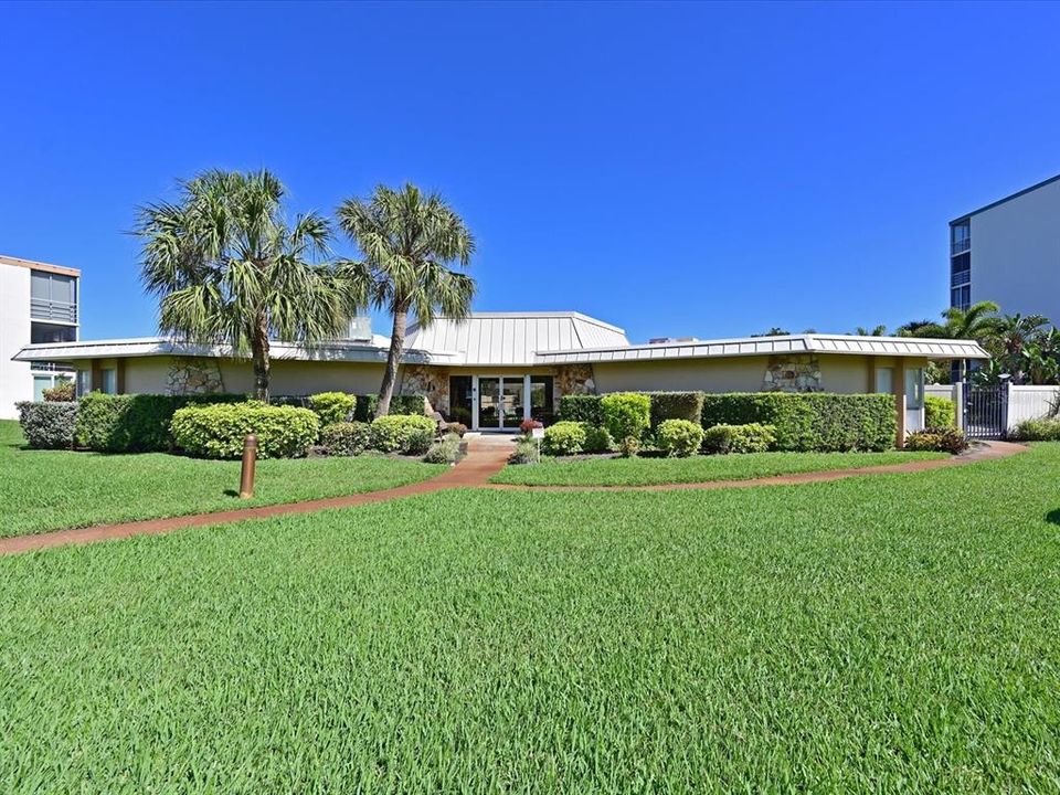 For Sale: $134,900 (2 beds, 2 baths, 1088 Square Feet)