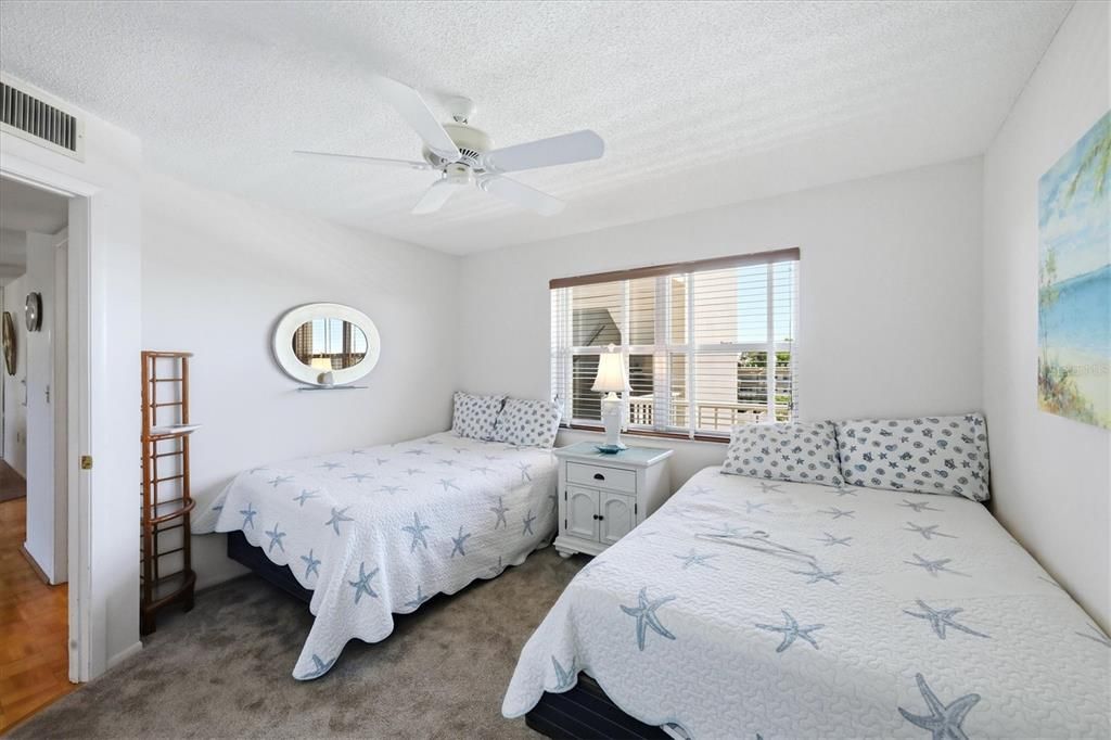 For Sale: $134,900 (2 beds, 2 baths, 1088 Square Feet)